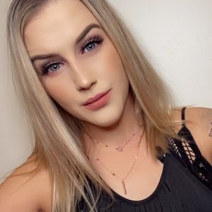 Meet your Posher, Briana